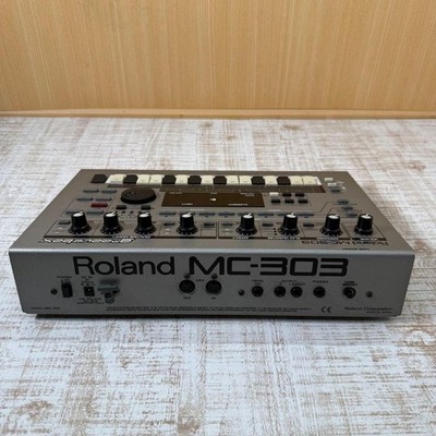 Roland MC-303 Groovebox Drum Machine Synthesizer Sequencer Vintage