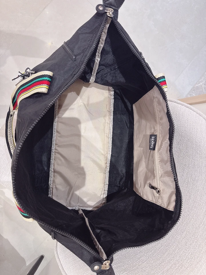 Bolso de Mano Kipling Art Mediano Nuevo con Etiquetas en COLORES NEGRO Talla Extra Grande Foto 4 de 4