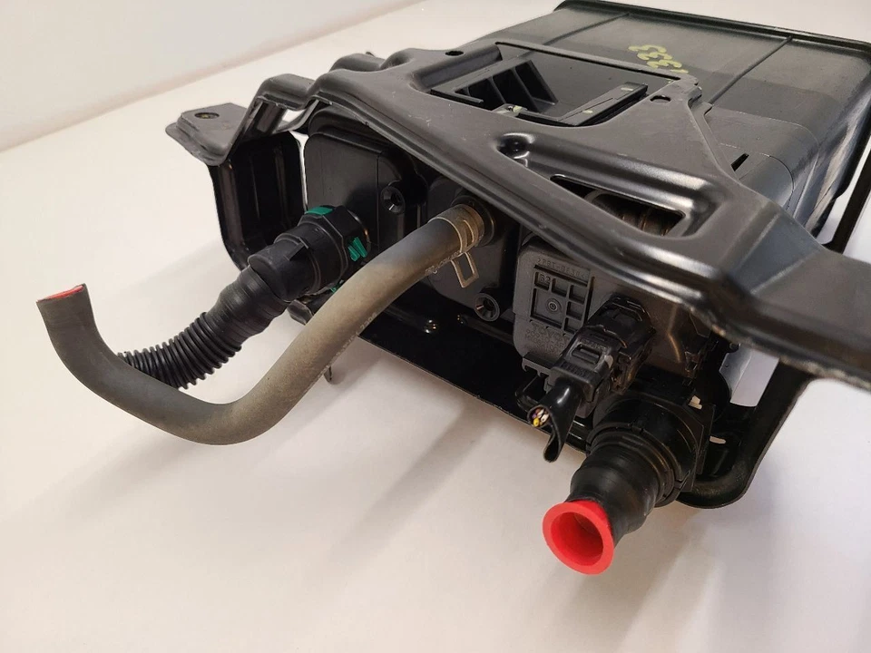 2017 TOYOTA RAV 4 Fuel Vapor Canister - Image 3 of 4