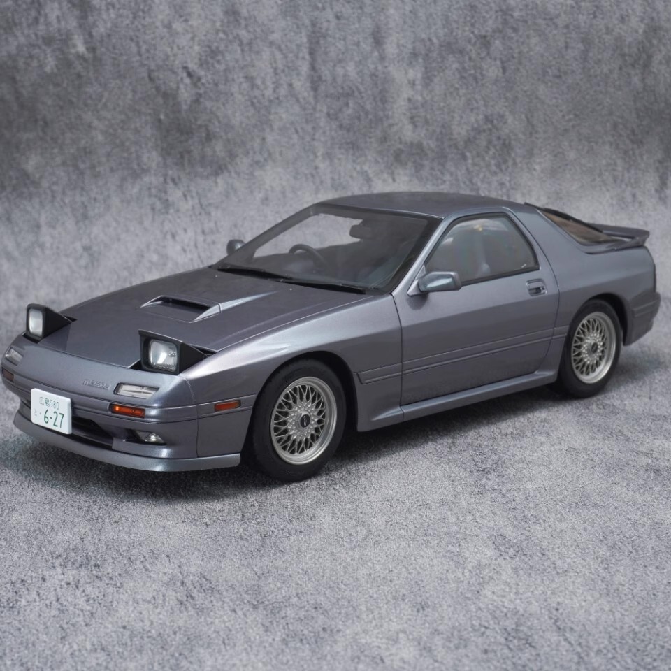 WHELARTダイキャスト 1:18スケール マツダ RX7 FC3S モデル 1:18 Scale WHELART Mazda RX-7 RX7 FC3S Metal Diecast Car