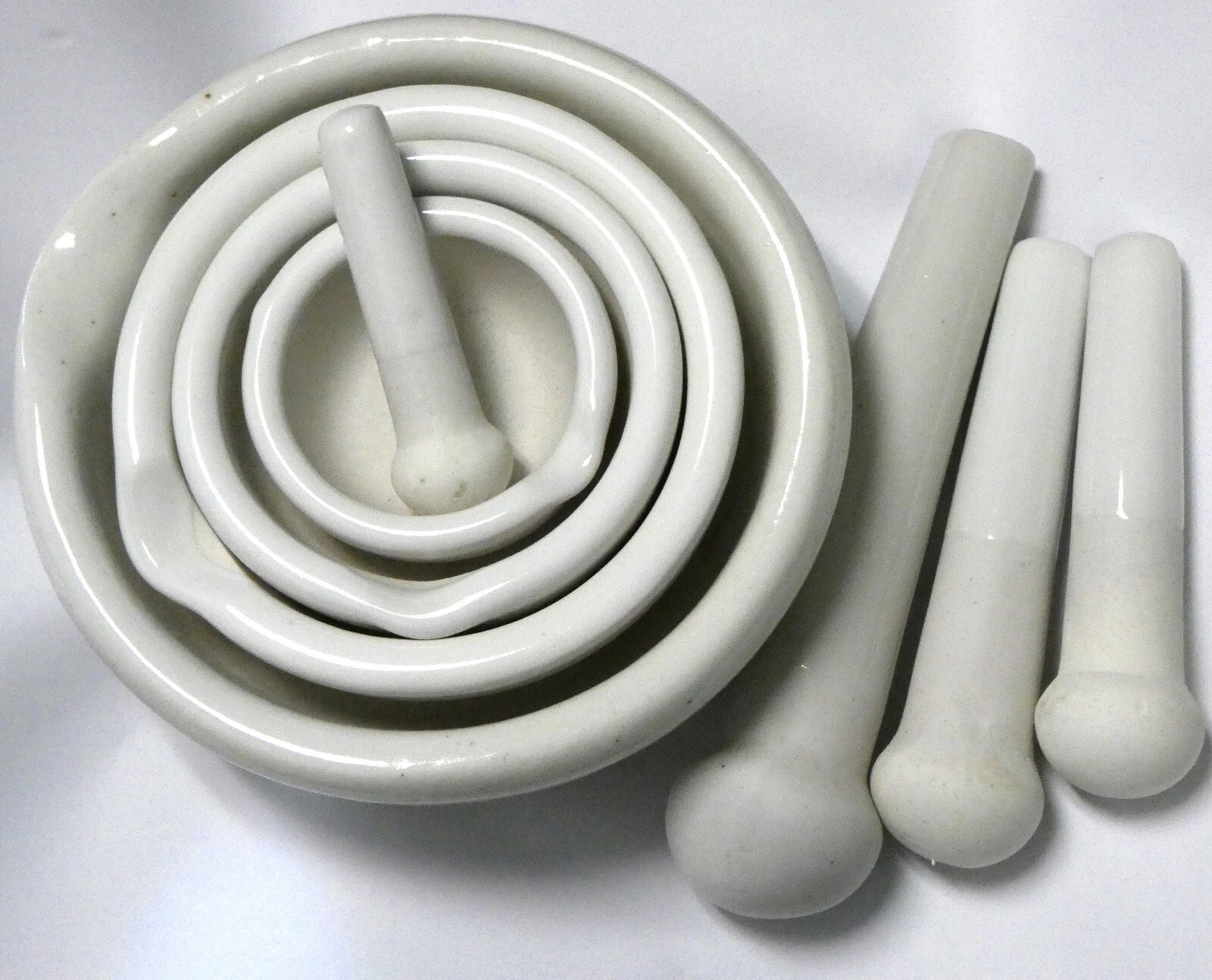 Set of 4 porcelain mortar pestle lab kitchen pharmacy medicine herb pill crusher
Opens in a new wind