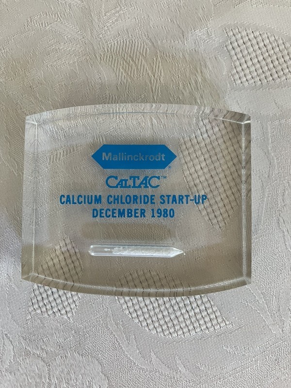 Mallinckrodt CalTAC Calcium Chloride Start-up Glass Paperweight 1980