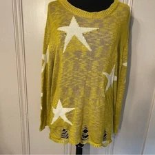 Davi & Dani distressed Star sweater Yellow knit size small
