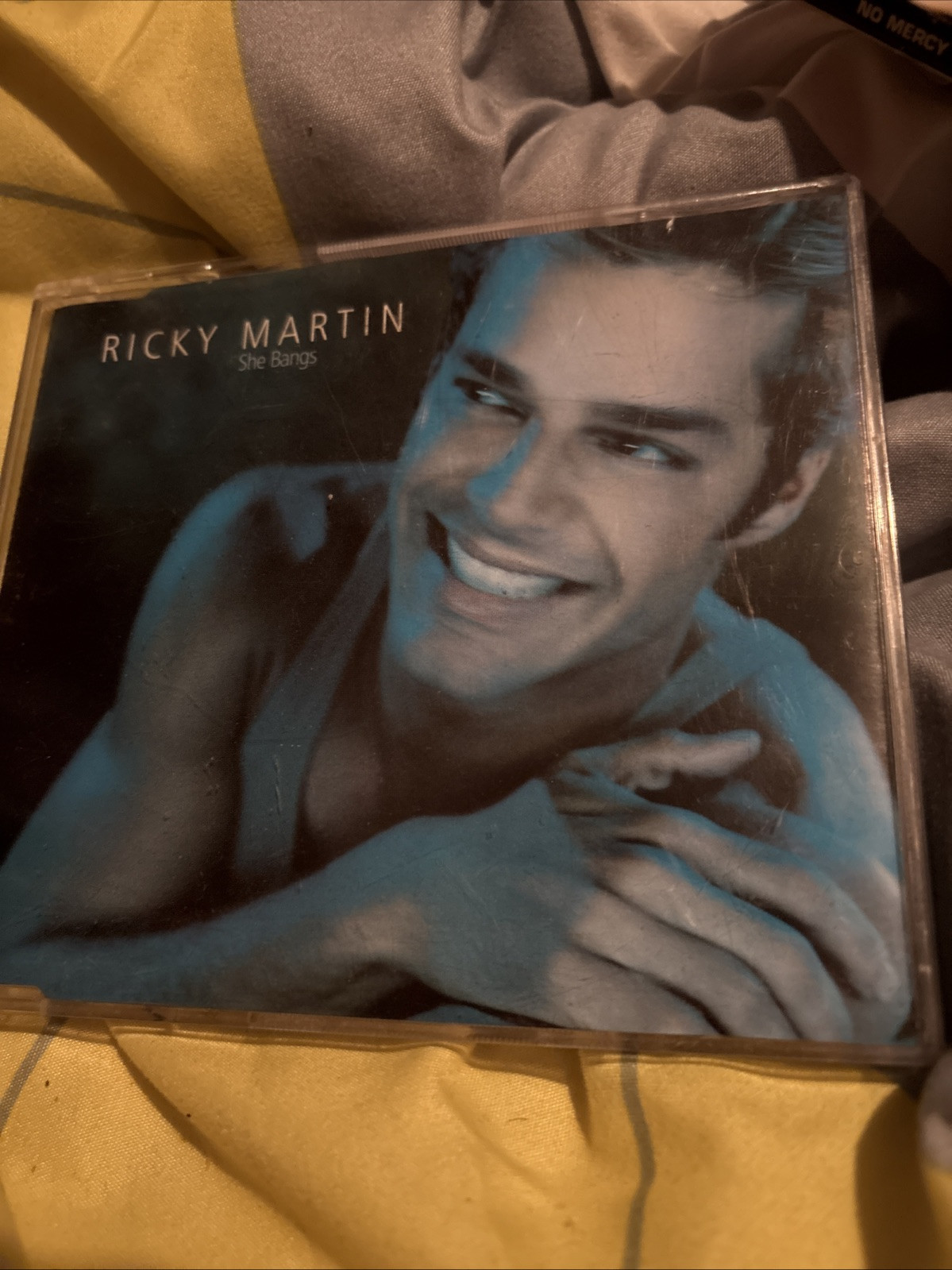 Ricky Martin – She Bangs Enhanced Cd single