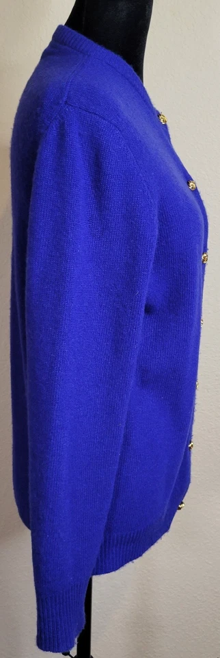 Vintage Nieman Marcus 100% Cashmere Blue Cardigan Sweater Gold Knot Buttons M - Image 3 of 4
