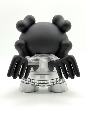 Kidrobot 8inch Dunny Skullhead 　Huck Gee Huck Gee x Kidrobot: Back In Black Skullhead Dunny 8 inch | eBay