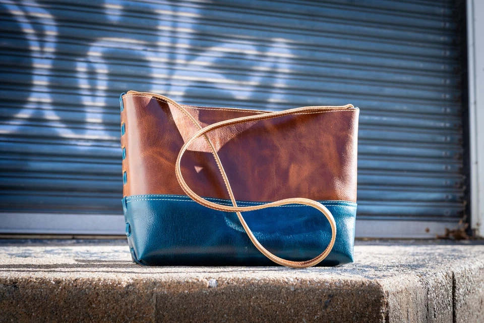 Springfield Cuero Lado Completo Semi-Veg Bronceado 4/5oz Ceroso Búfalo 13-17 pies cuadrados por Lado Foto 3 de 4