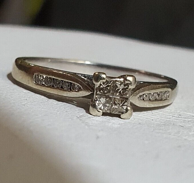 9 carat white on sale gold diamond ring