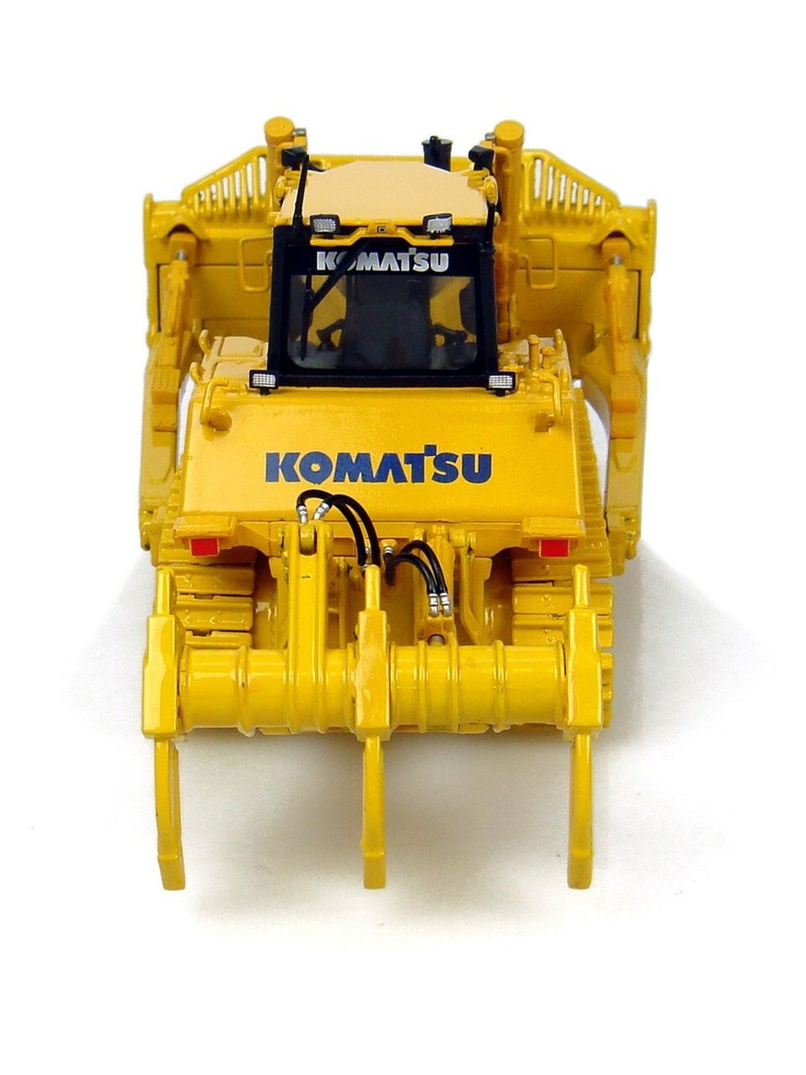 KOMATSU D 155 AX-7 DOZER W/RIPPER 1/50 DIECAST MODEL BY UNIVERSAL