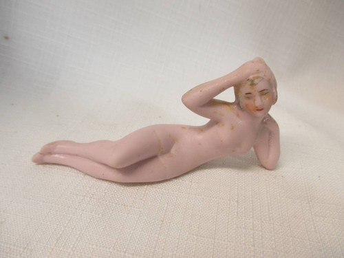 GERMAN PORCELAIN SMALL NUMD BATHING BEAUTY FIGURINE - Picture 7 of 7