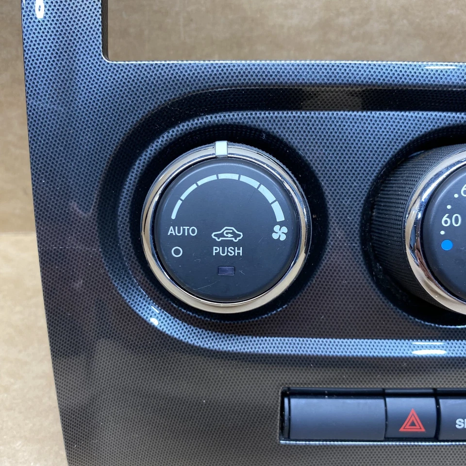 Interruptor de control de clima Dodge Challenger 2011-2014 con moldura de carbono P55111463AF Foto 3 de 4