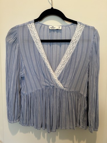 Hollister Baby Puppe Langarmshirt mit Spitzenborte - Bild 1 von 3