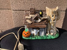 VINTAGE LIGHT UP CERAMIC HALLOWEEN HAUNTED HOUSE W/ROOF CHIP