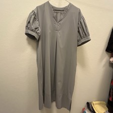 Women's Gray Solid V-Neck Pleated Puff Short Sleeve Shift Dress, Knee Length