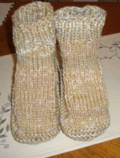 HAND KNITTED WOMAN/MEN DORM BOOTS "CUTE" SIZE EXTRA LARGE 10 - 11 NEW