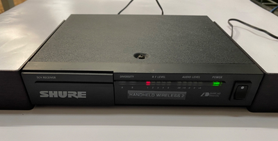 Shure UC4/Uc2-SM58, USA 製、動作確認済み。 Shure SM58 UC2-UA Wireless Mic + SC4-CN Receiver Bundle *POWER
