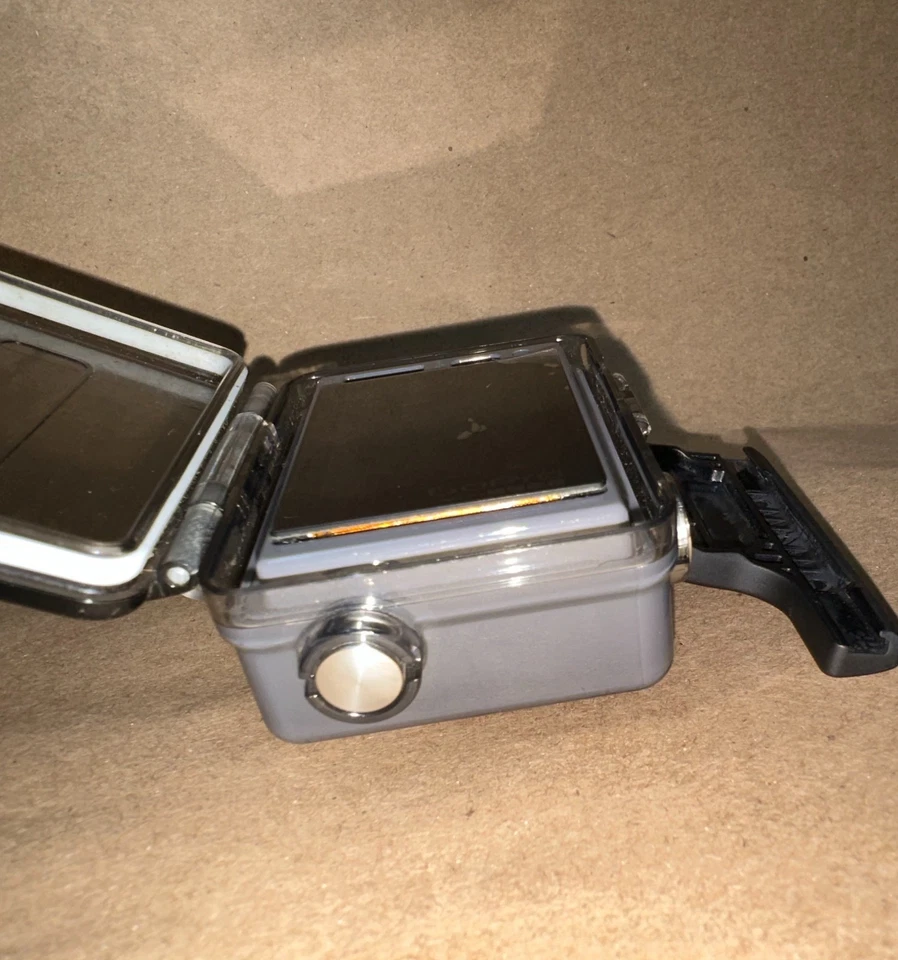 GoPro Hero + LCD Gris - Cámara de Proyecto - Pantalla Suelta - Incluye Estuche y Batería Foto 2 de 4