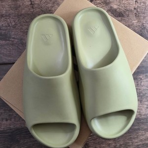 adidas gazelle silver green womens Adidas Yeezy Slide Resin main image 1