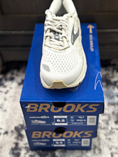 Brooks Adrenaline GTS 22 Men  s Running Sneaker Lace Up White/Gray Mesh