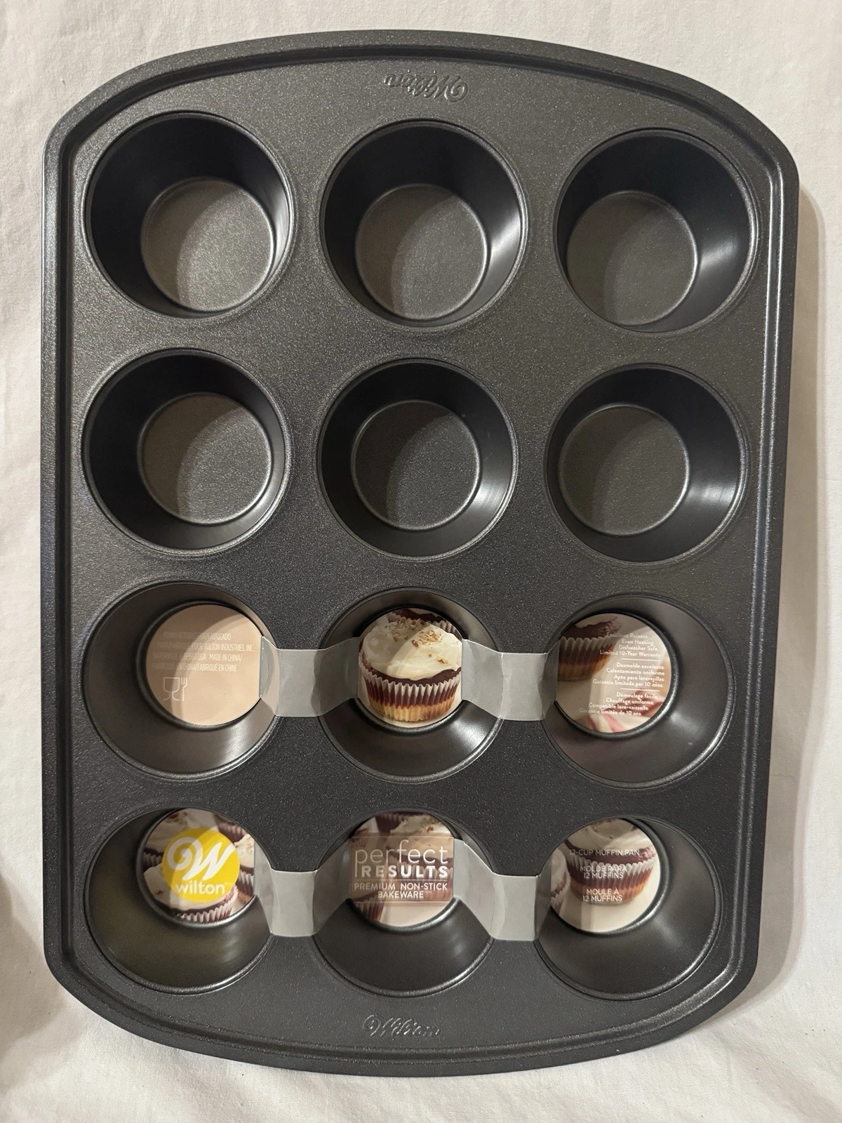 Wilton Metal Muffin / Cupcake Pan
Opens in a new window or tab