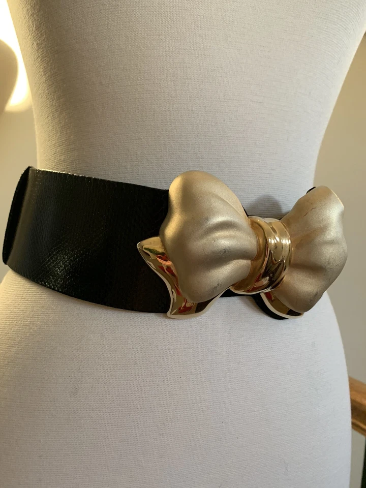 Cinturón ancho Judith Leiber negro piel de serpiente expandible dorado arco hebilla raro Foto 4 de 4