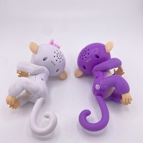 Fingerlings Monkeys Interactive Pet Motion & Sound Lot of 2 WOWEE ADORABLE!