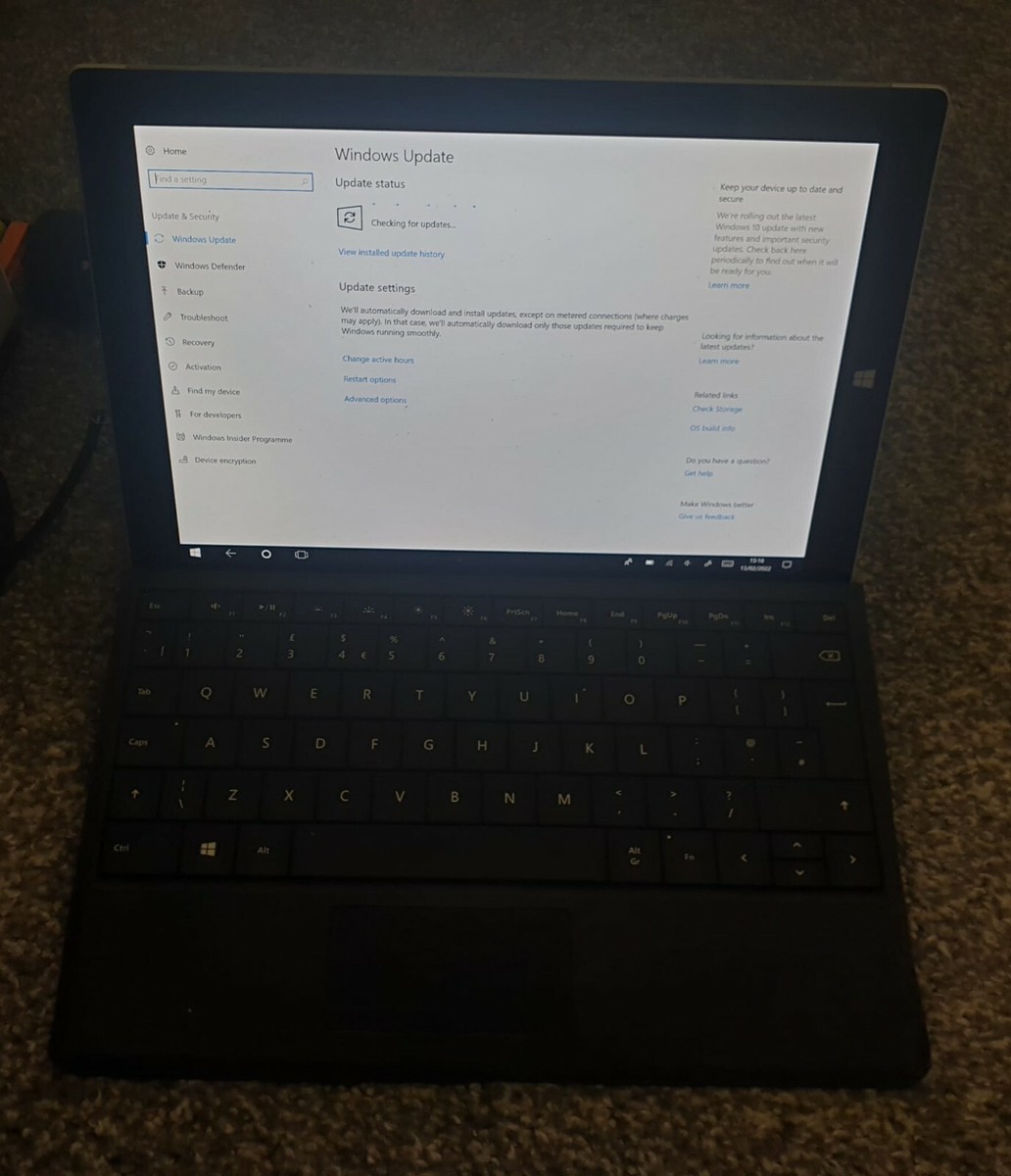 Microsoft Surface Model 1645 x7-Z8700 4GB RAM 64GB eMMC Windows 10 Pro