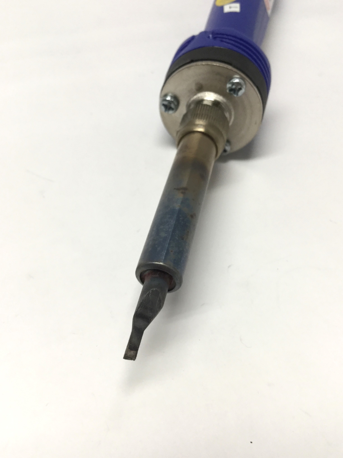 Hakko FX601 Adjustable ClosedLoop Soldering Iron 240540°C 120VAC