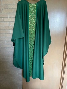 CATHOLIC PRIESTS GREEN GOTHIC CHASUBLE w/ Gold Center Design Orphrey Unlined