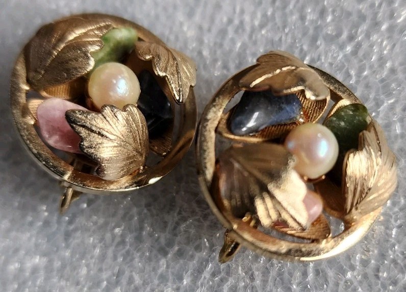Sarah Coventry Vintage 50s Gold Tone Clip-On Earrings, Leaf, Gem & Pearl Design 