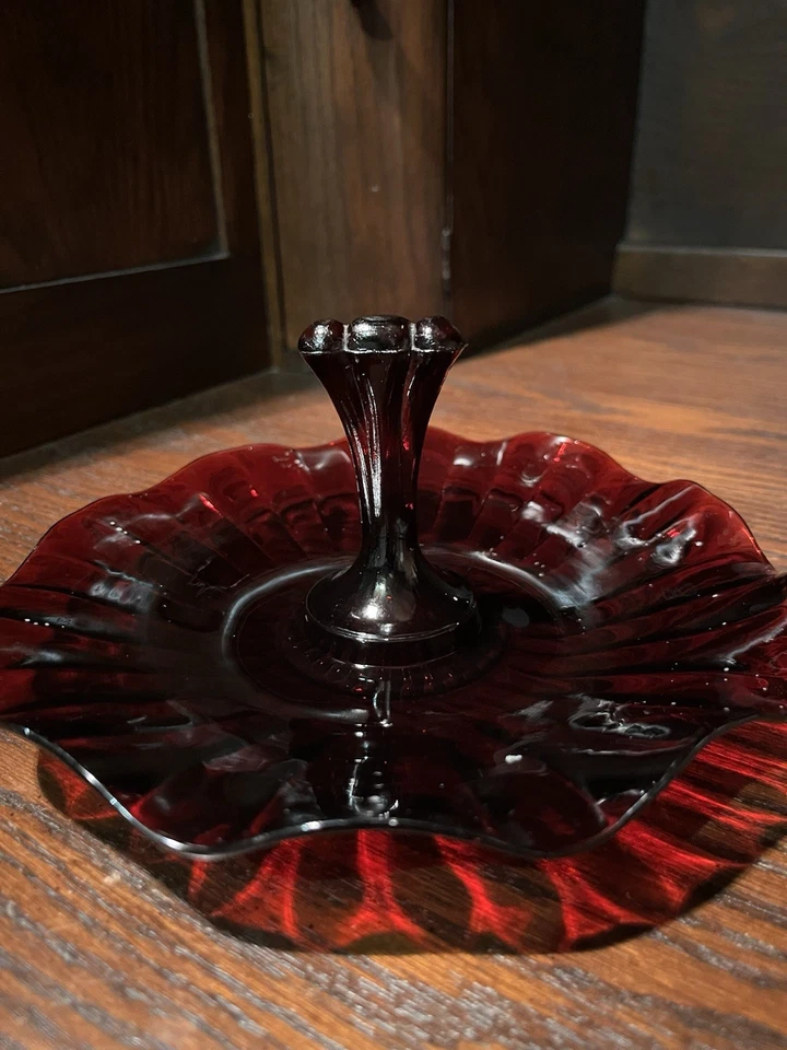 Vintage Anchor Hocking Glass Tidbit Tray Royal Ruby Red Center Handled Plate - Image 4 of 4