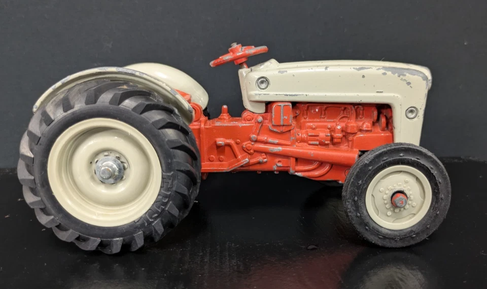 ☑️ Tractor Ford Golden Jubilee vintage ERTL 1953 NAA escala 50 aniversario 1/16 Foto 4 de 4