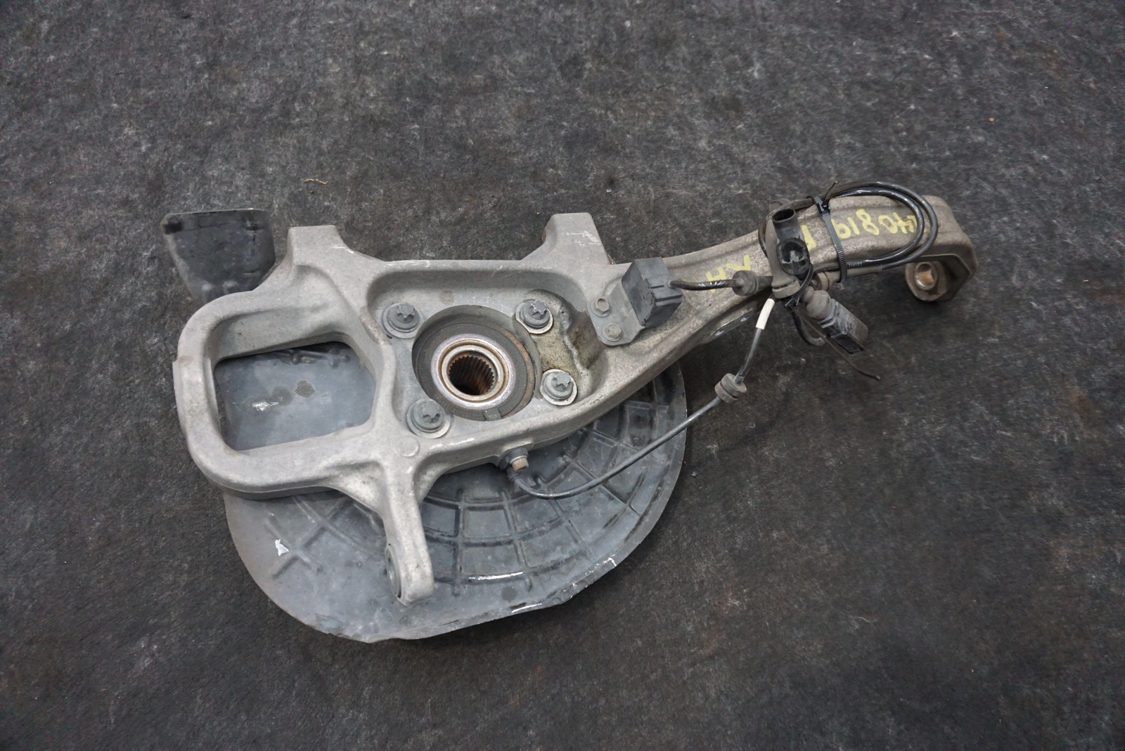 Front Right Passenger Spindle Knuckle 670039103 Maserati Quattroporte S 2014-17+