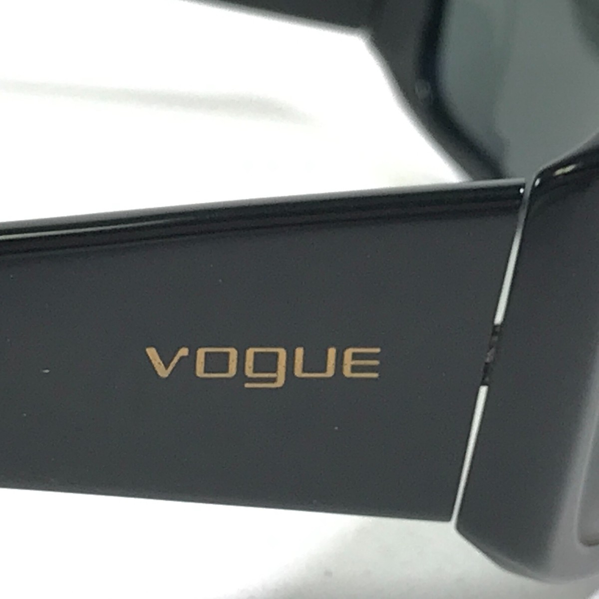 Vogue Sunglasses VO2269-S W44 Black Square Frames with Green  display picture 3