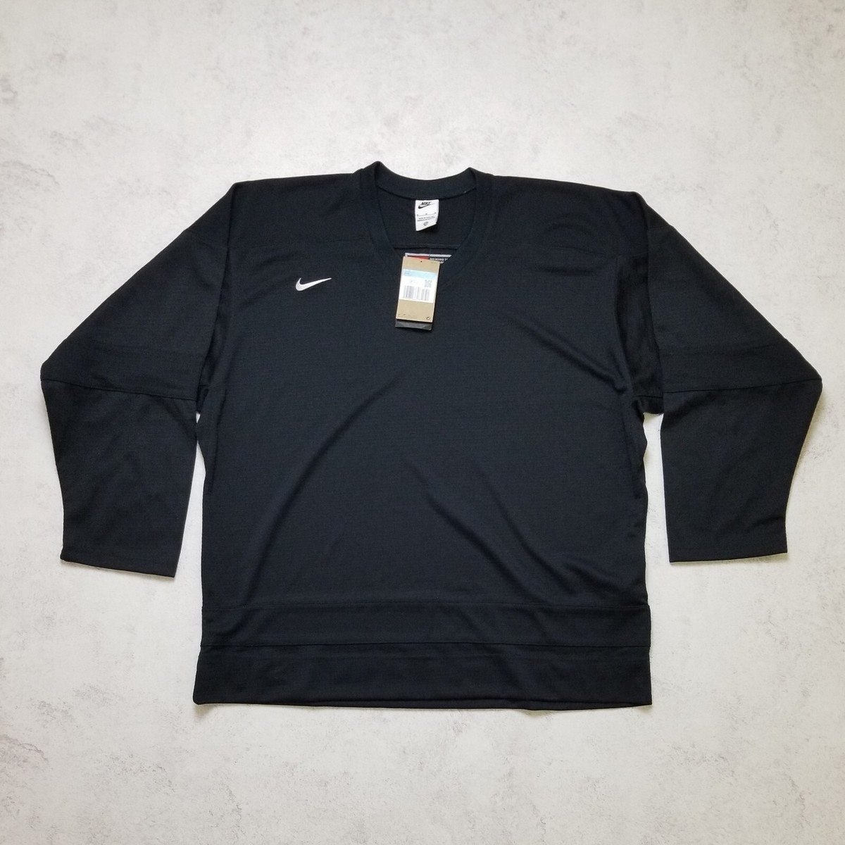 Nike Authentics Men's Hockey Long Sleeve Jersey FB8221-010 Nike Authentics Men's Hockey Long Sleeve Jersey FB8221-010