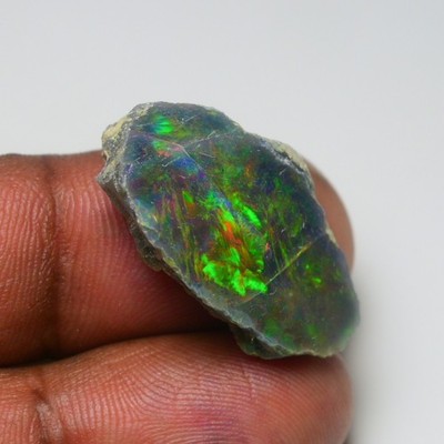 Glatter schwarzer Opal grob 13,70 kt natürlicher äthiopischer Welo Opal roh, ...