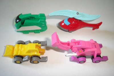 TRANSFORMERS FAHRZEUGE MODELLAUTOS SET 1:87 H0 KINDER SURPRISE PLASTIK MINIATUREN