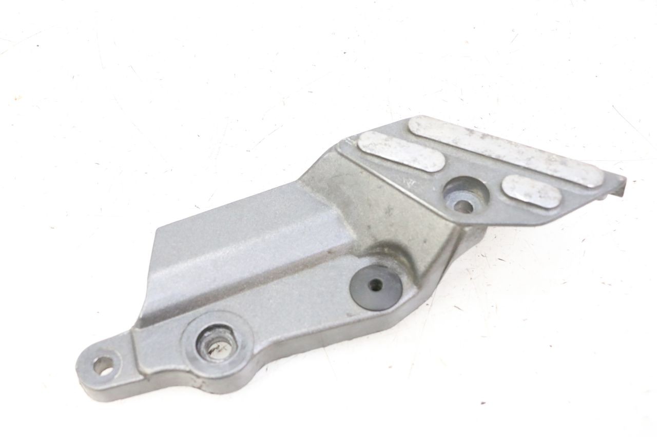 FUSSRASTEN HALTEPLATTEN VORN LINKS - TRIUMPH SPRINT 900 (1995 - 1998)