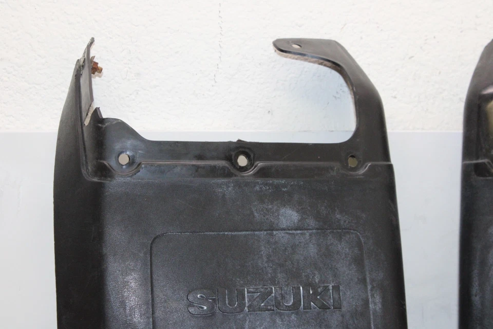 Suzuki Quadrunner 1990 4x4 LT4x4 OEM delantero izquierdo derecho guardabarros par Foto 2 de 4