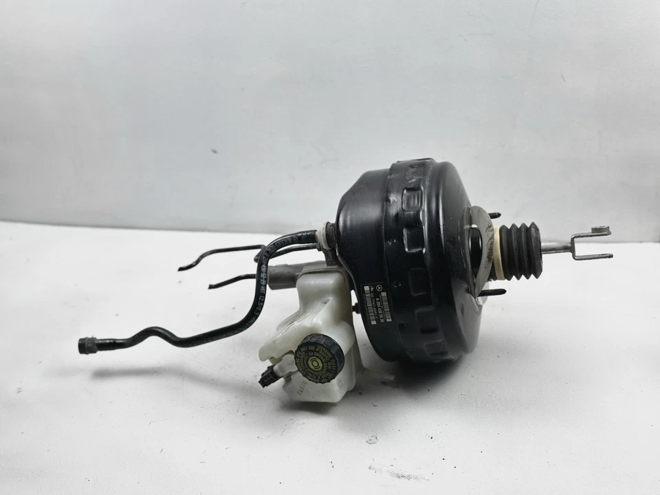 08-14 Mercedes W204 C300 C350 E350 Power Brake Booster Master Cylinder Reservoir - Image 4 of 4