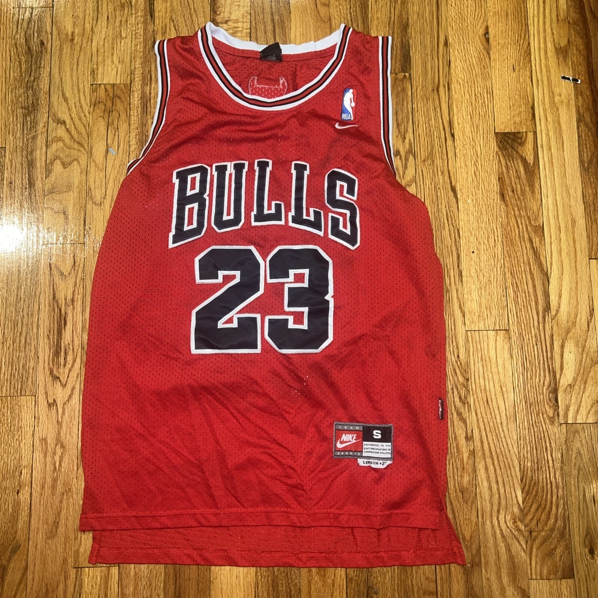 Preços baixos em Nike tamanho S Michael Jordan Roupas e Souvenirs