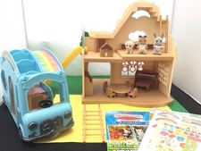 SYLVANIAN FAMILIES RAINBOW NURSERY SUNSHINE BUS BABY FIGURES BUNDLE