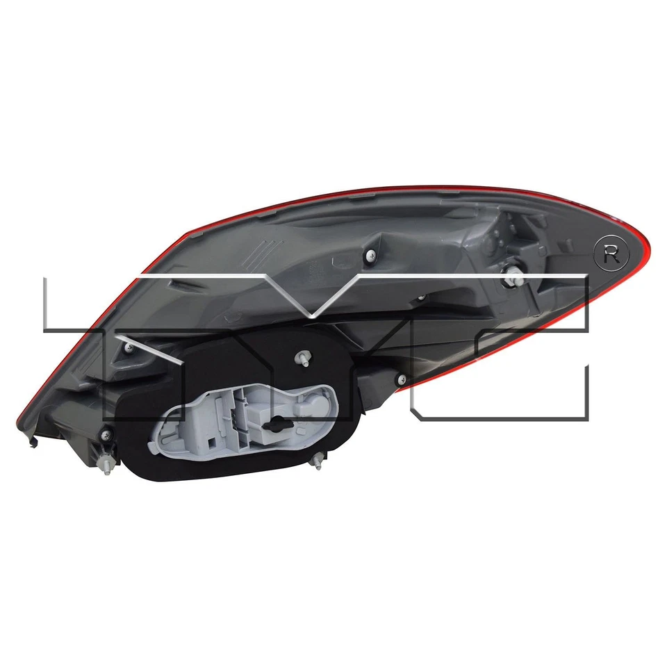 Conjunto de luces traseras TYC 11-6756-00 para 15-18 Mercedes-Benz C300 C350e C400 Foto 2 de 4