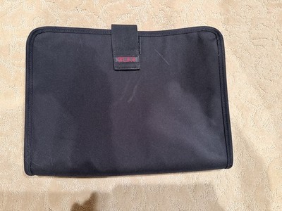 Tumi Black Nylon Padded Sleeve Case for 15 in Laptop Universal Solid Pattern