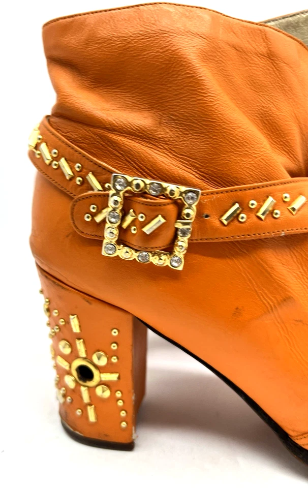 Fantásticas botas vintage con tachuelas Y2K para mujer 9,5 cuero naranja hebilla de estrás Foto 3 de 4