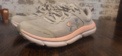 Under Armour Girl's Grade School Assert 10 Size 5Y Wide Halo Gray/Pink Sugar