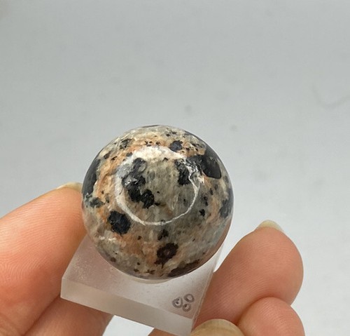 Barkevikit Edelsteinkugel / Kugel Barkevikite Sphere - 第 1/5 張圖片