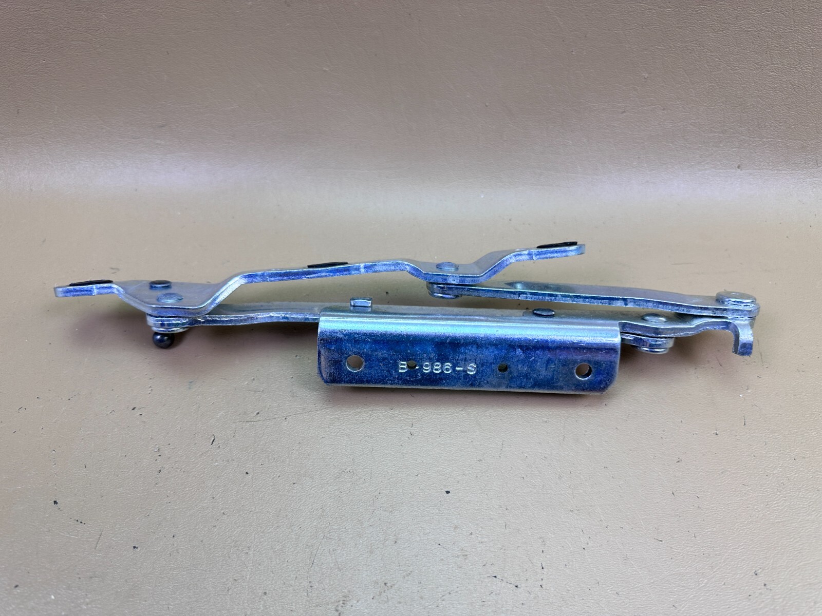 NEW 2008-2011 MASERATI QUATTROPORTE M139 REAR LEFT DRIVER LH TRUNK LID HINGE OEM