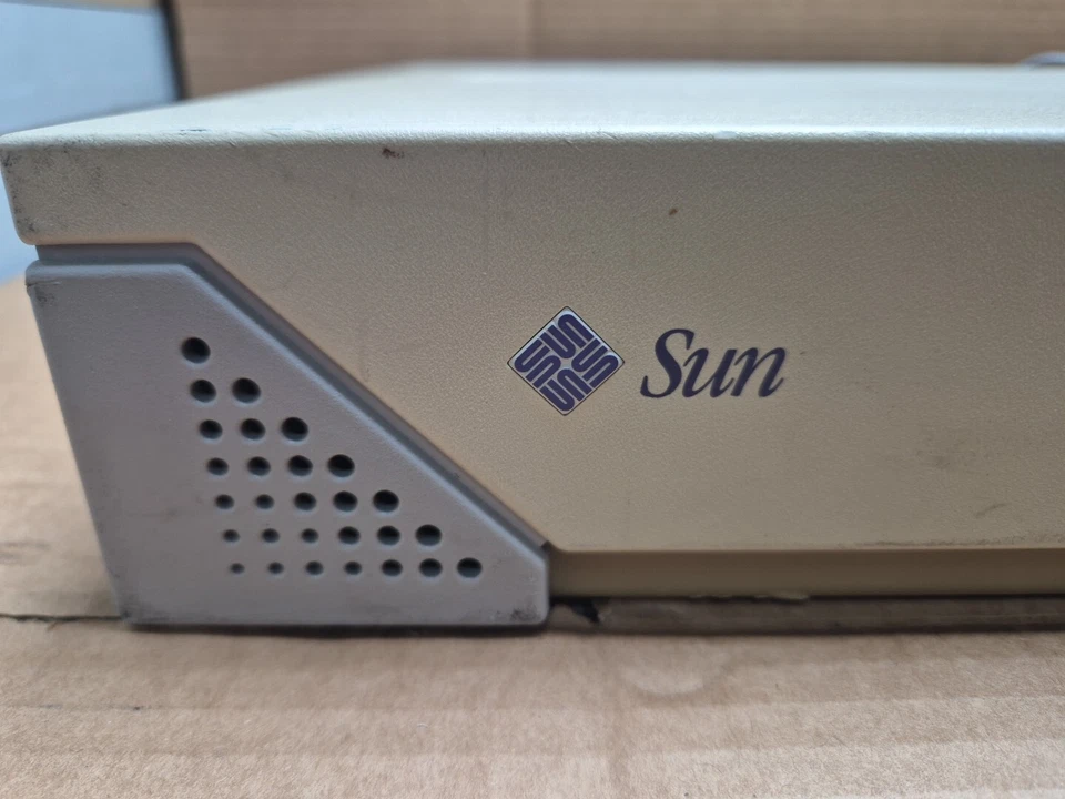 Sun Microsystems SPARC SPARCStation 5 Workstation Computer - Immagine 2 di 4