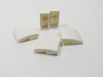 LEGO Lot of 4 White 2x2 Curved Slopes No Stud D9